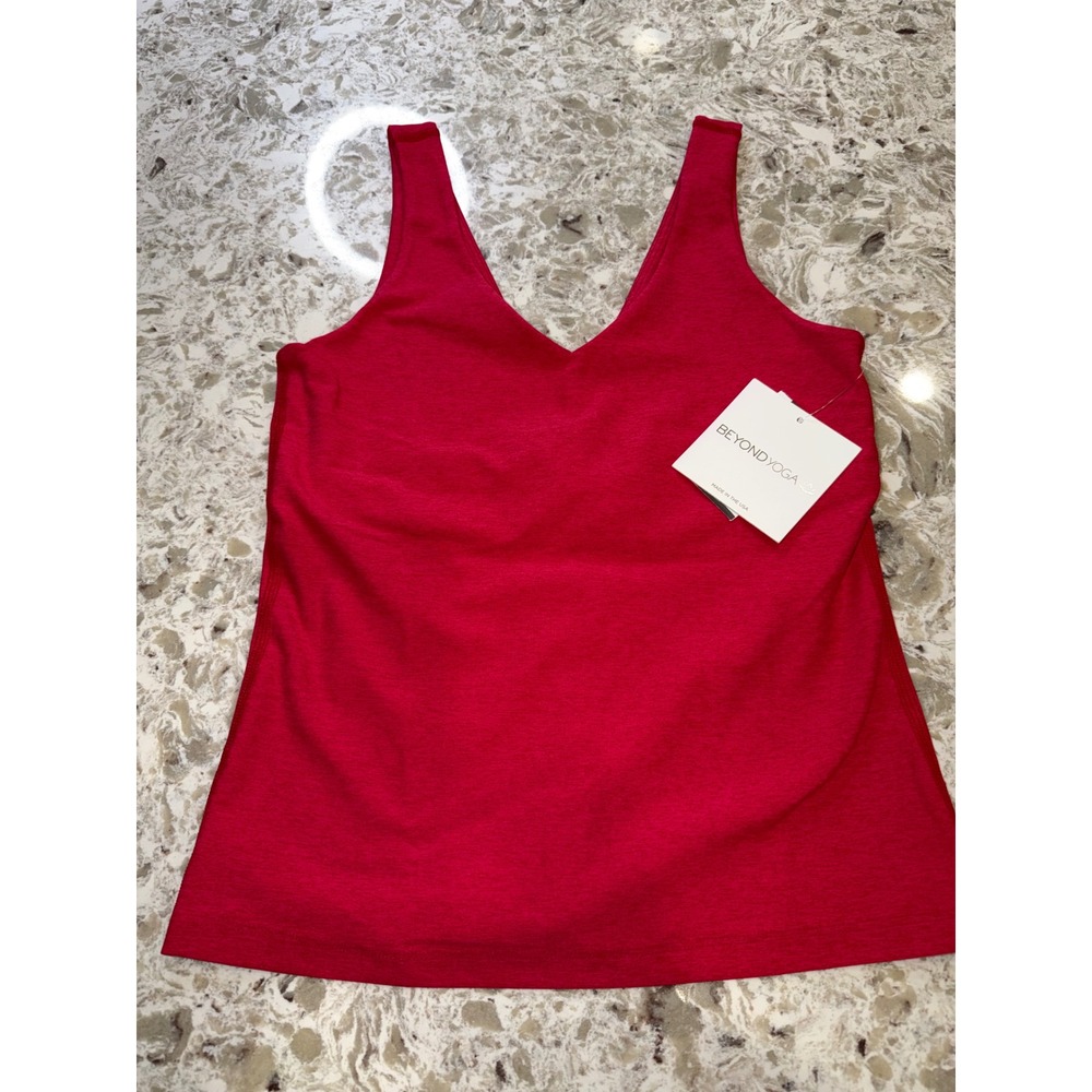 Beyond Yoga Spacedye Slim Fit Tank Top Red V-Neck Athleisure Womens Medium NWT